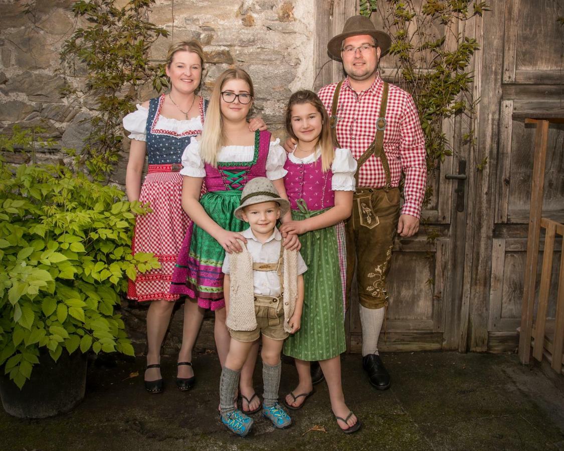Hotel Familie Lampersberger Sachsenburg Zewnętrze zdjęcie